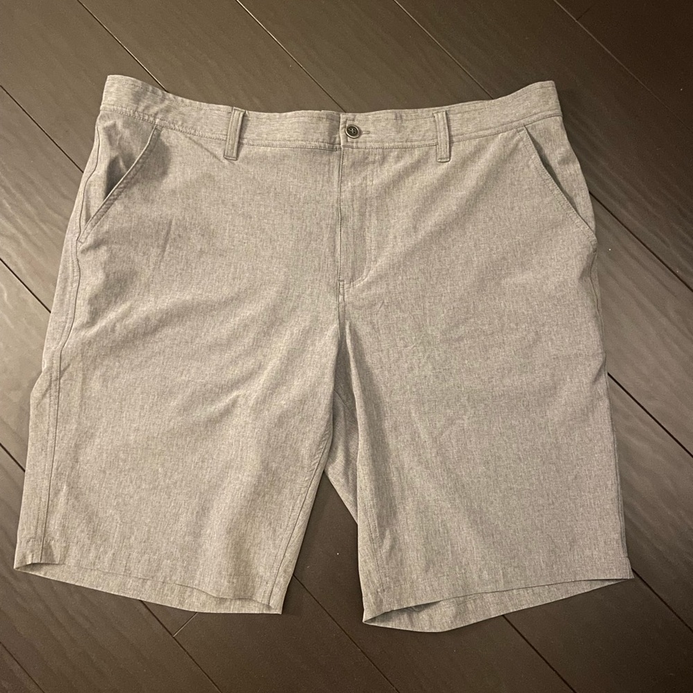 Cool keep stretch performance gray men’s shorts size 40 EUC